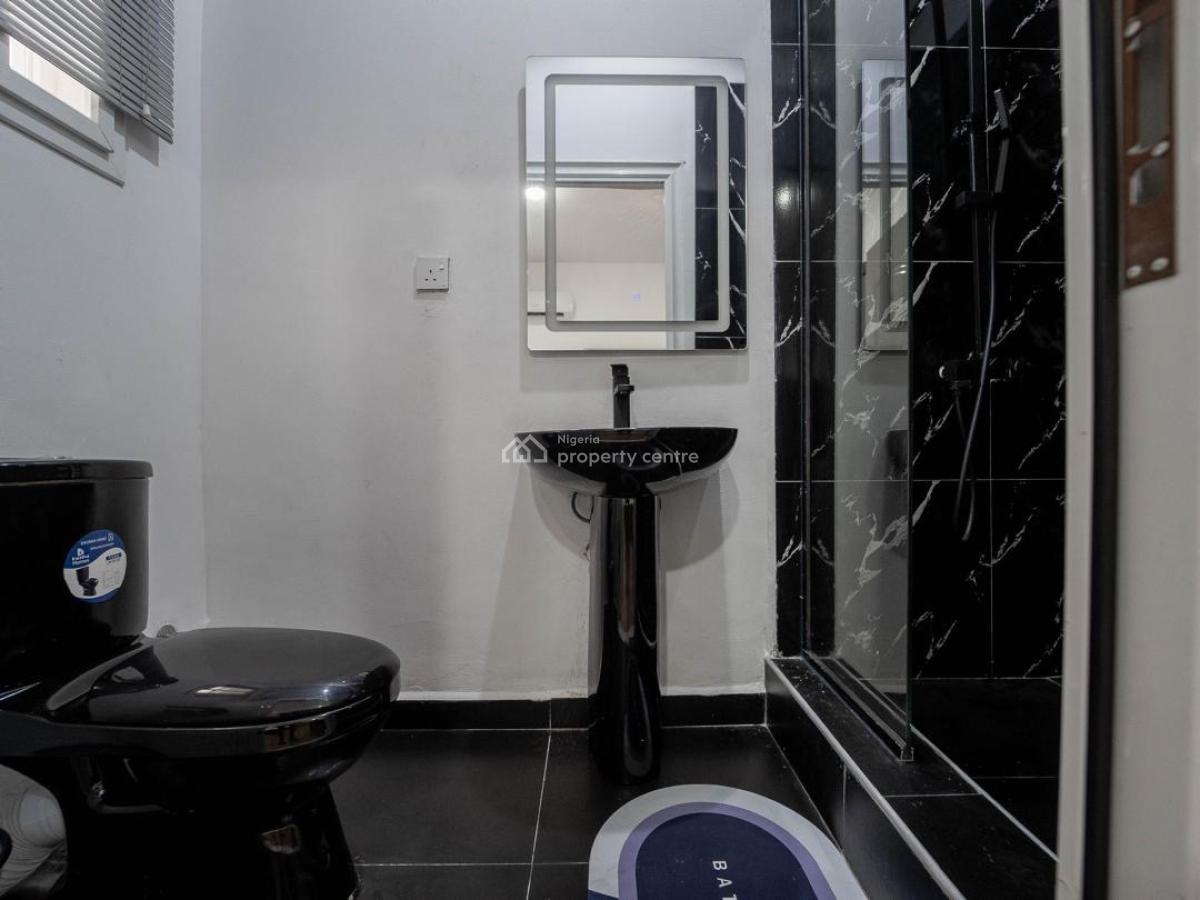 Cozy 3 Bedroom Apartment, Osapa, Lekki, Lagos, Flat / Apartment Short Let