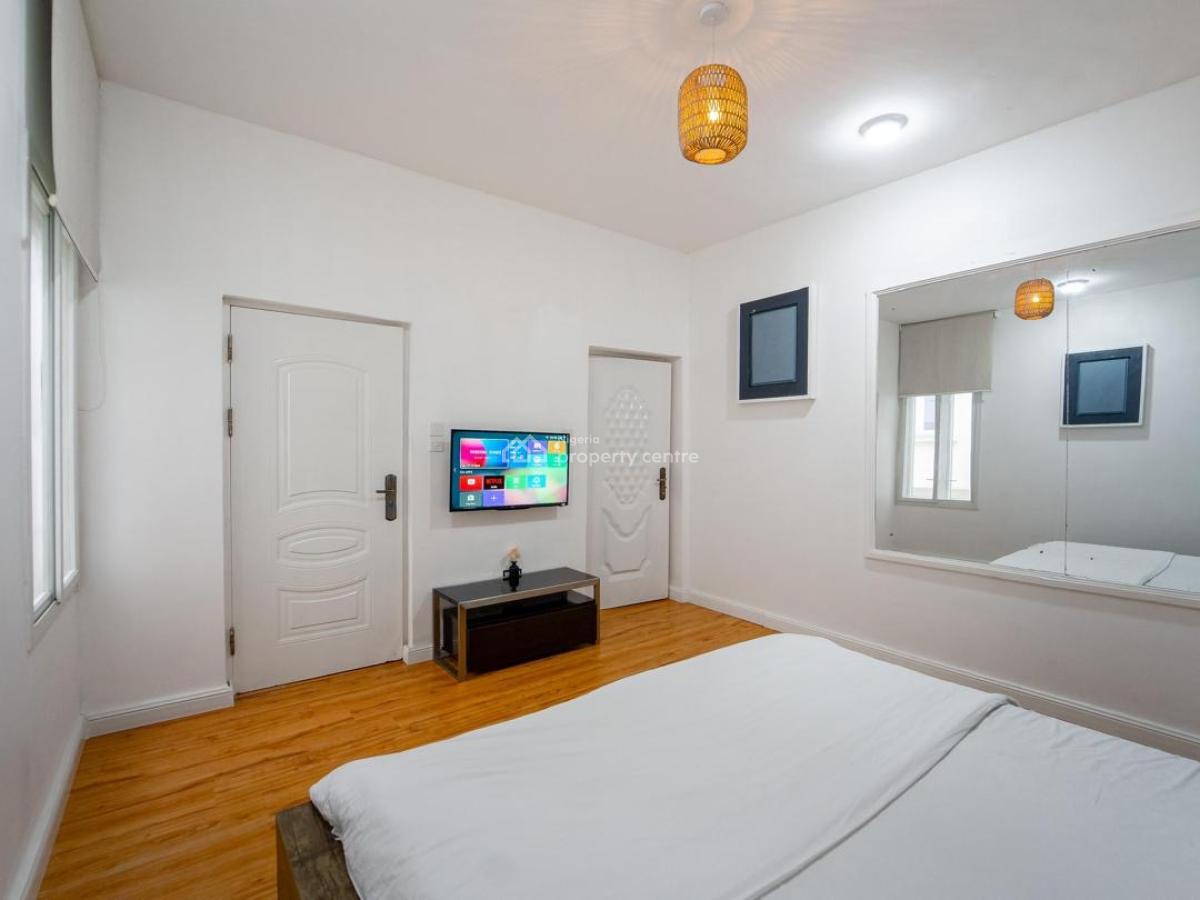 Cozy 3 Bedroom Apartment, Osapa, Lekki, Lagos, Flat / Apartment Short Let