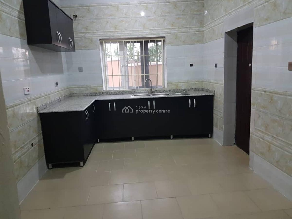 Luxury Spacious Three Bedroom Apartment, By Magistrate Court. Life Camp, Life Camp, Abuja, Flat / Apartment for Rent