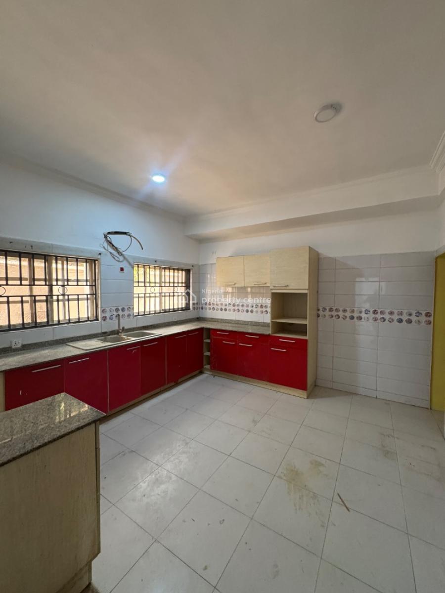 Spacious Three Bedroom Apartment, Lekki Phase 1, Lekki, Lagos, Flat / Apartment for Rent
