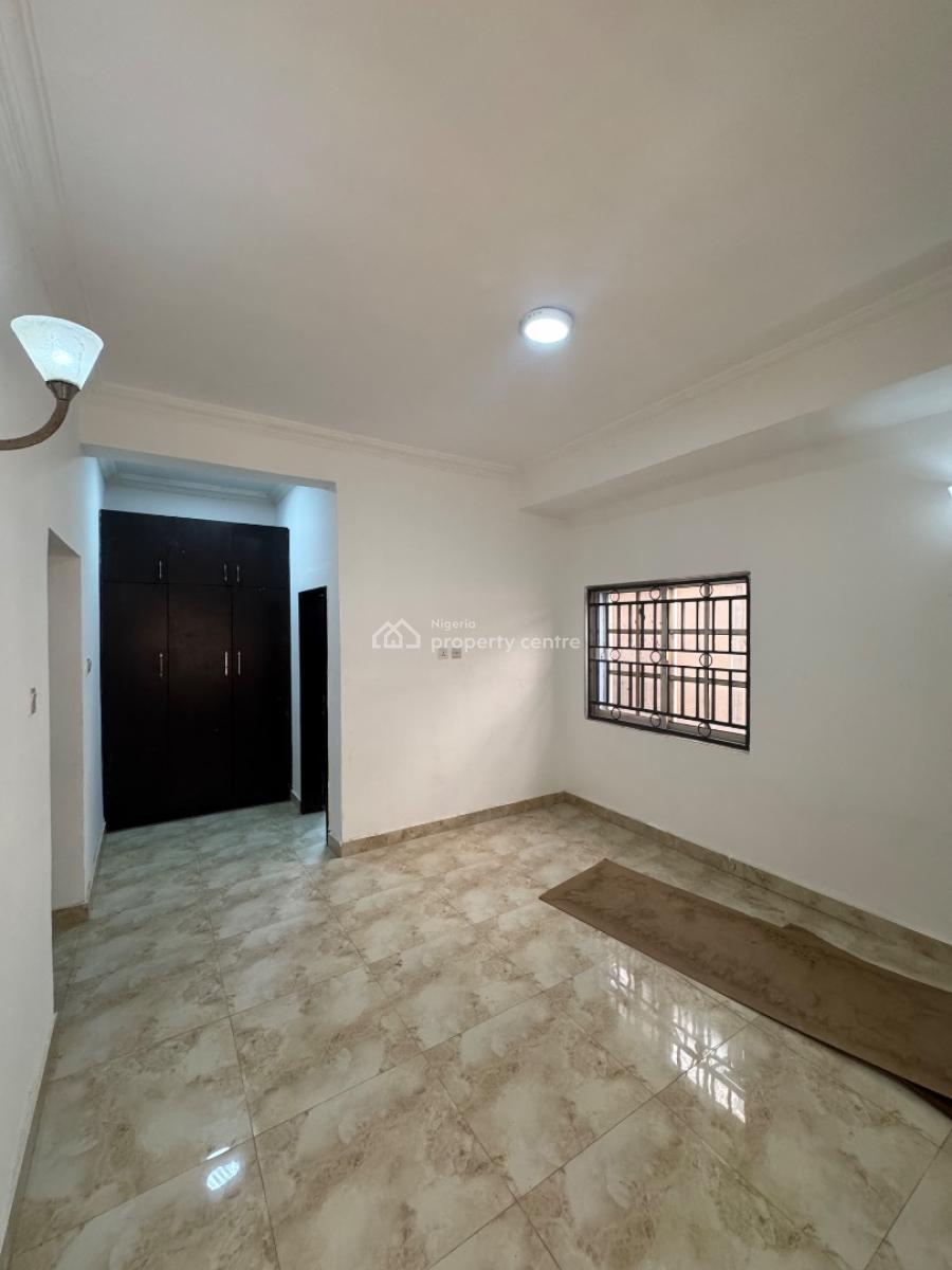 Spacious Three Bedroom Apartment, Lekki Phase 1, Lekki, Lagos, Flat / Apartment for Rent