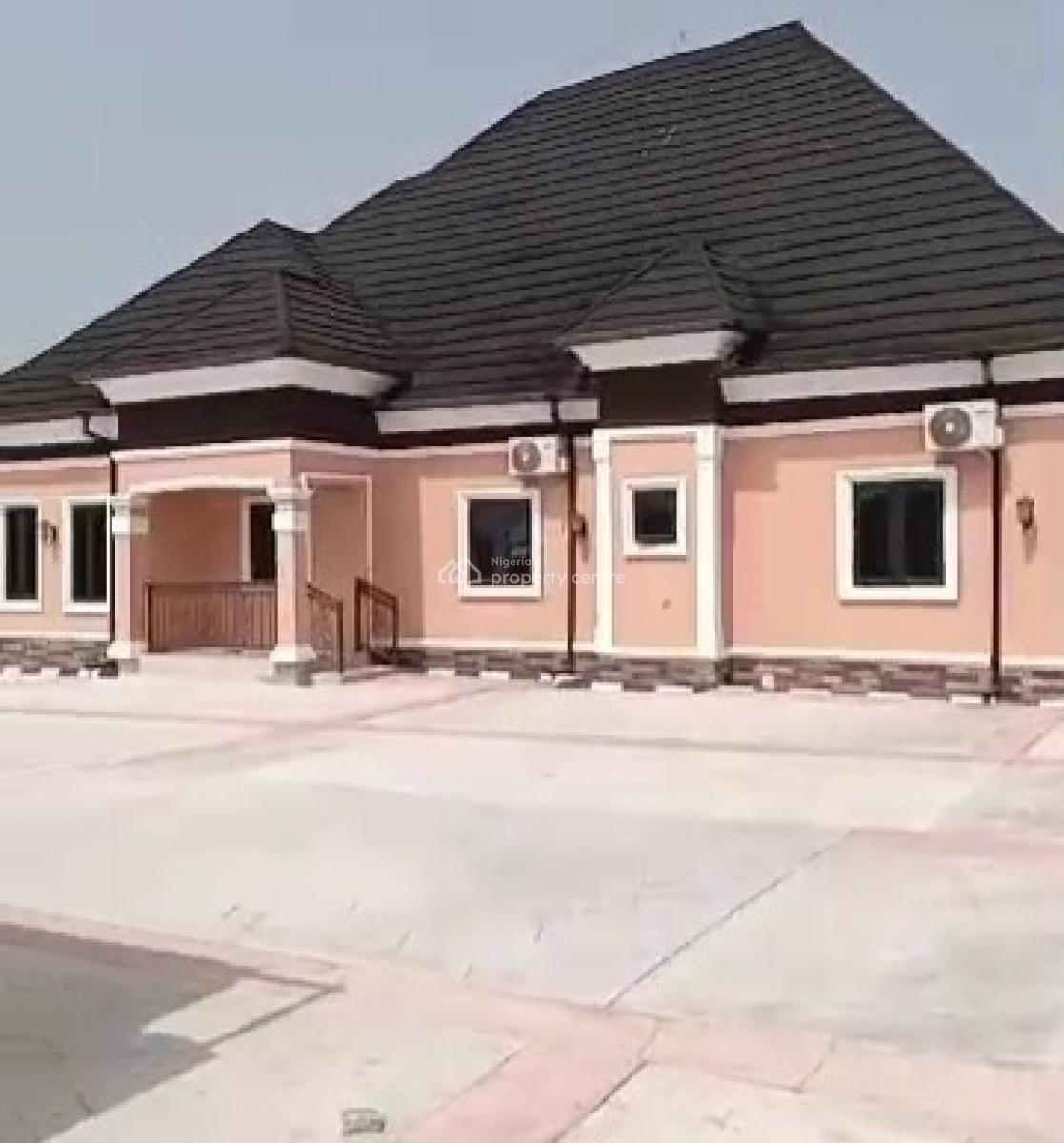 4 Bedroom Bungalow with 2 Bedroom Flat Bq 100ft By 100ft Land, Aruogba Community, Off Airport Road Gra, Benin, Oredo, Edo, Detached Bungalow for Sale