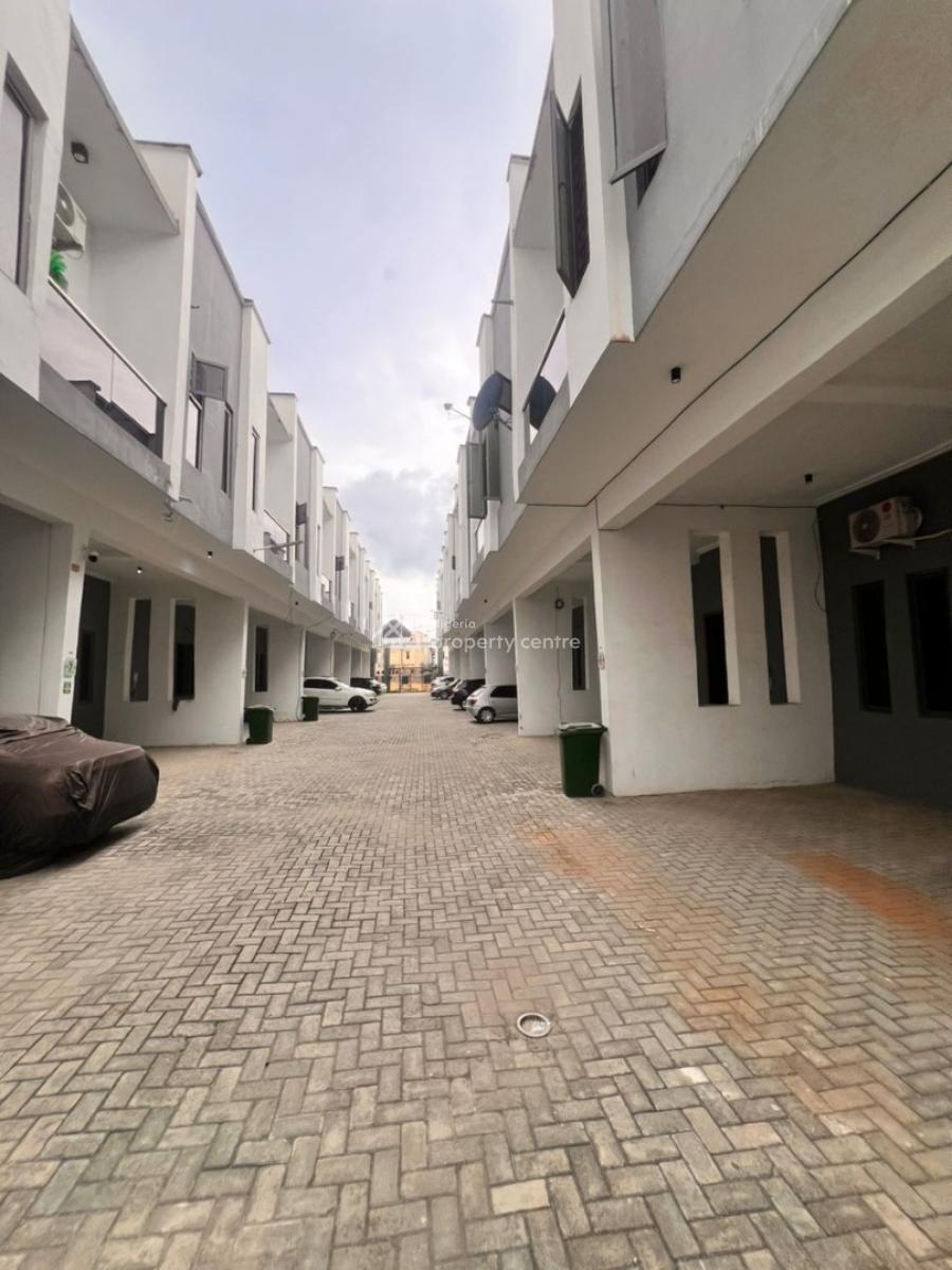 Spacious 4-bedroom Duplex, Ikota, Lekki, Lagos, Terraced Duplex for Sale