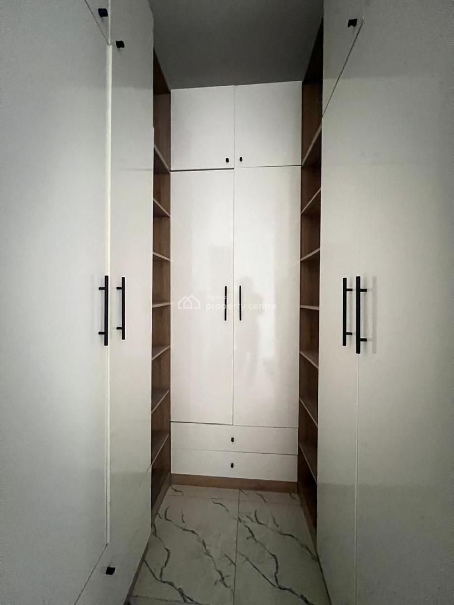 Spacious 4-bedroom Duplex, Ikota, Lekki, Lagos, Terraced Duplex for Sale