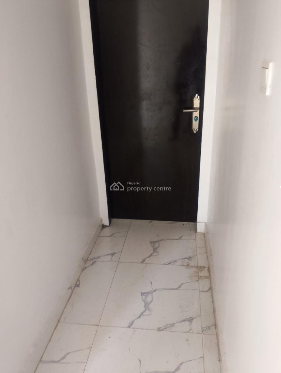 a Suitable 2 Bedroom Available, Lekki Epe Expressway, Sangotedo, Ajah, Lagos, Flat / Apartment for Rent