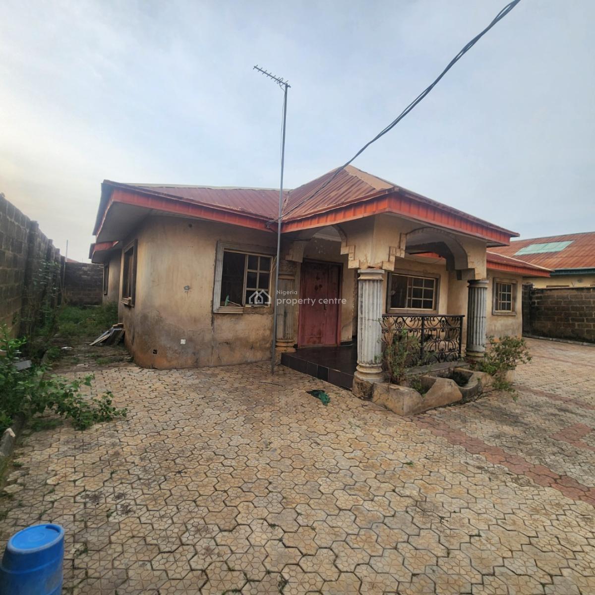 Standard 4 Bedroom Flat, Yawiri, Akobo Ojurin Ibadan, Akobo, Ibadan, Oyo, House for Sale