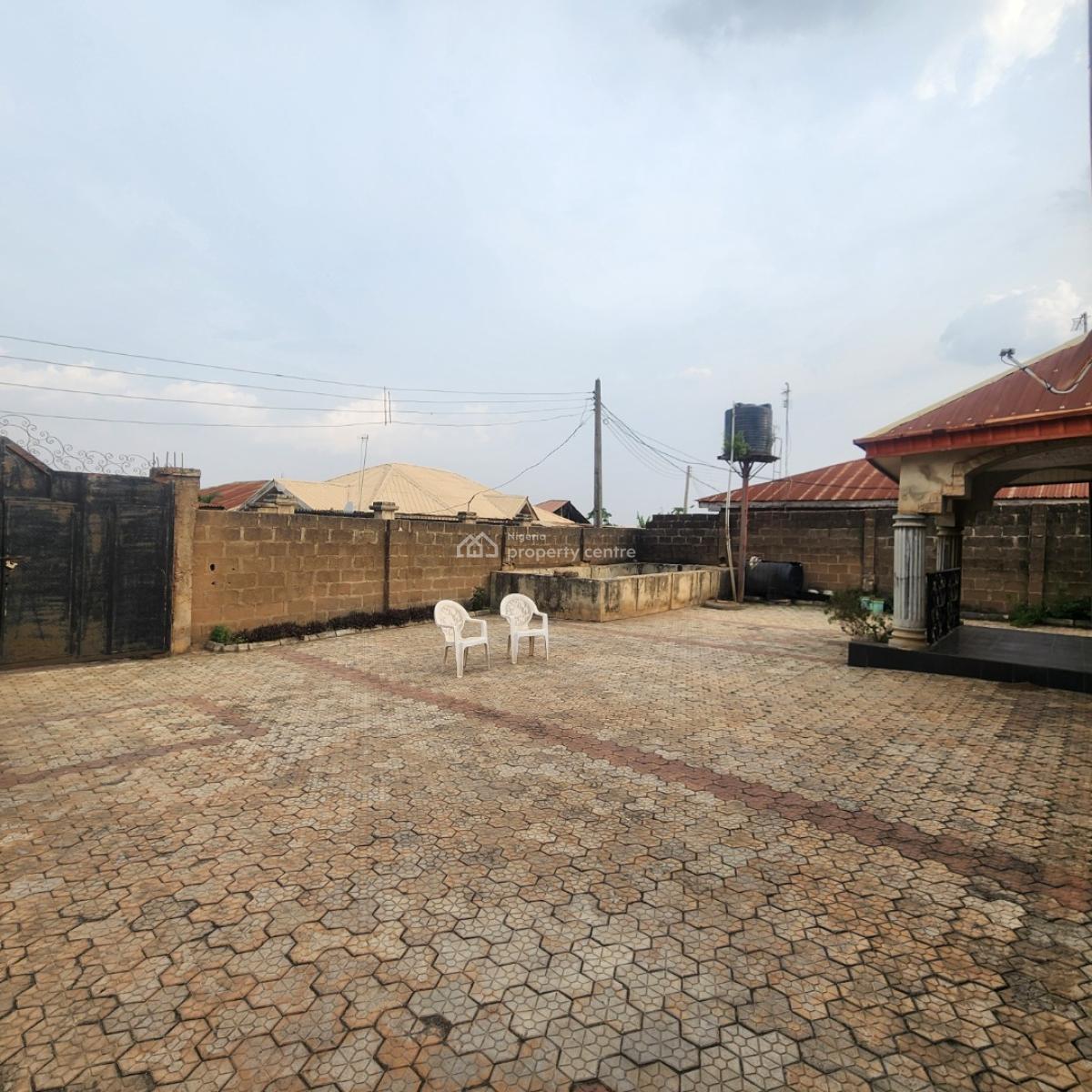 Standard 4 Bedroom Flat, Yawiri, Akobo Ojurin Ibadan, Akobo, Ibadan, Oyo, House for Sale