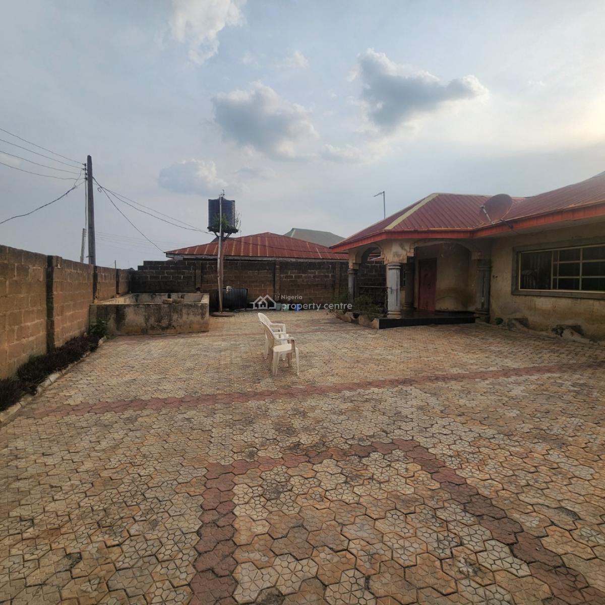 Standard 4 Bedroom Flat, Yawiri, Akobo Ojurin Ibadan, Akobo, Ibadan, Oyo, House for Sale