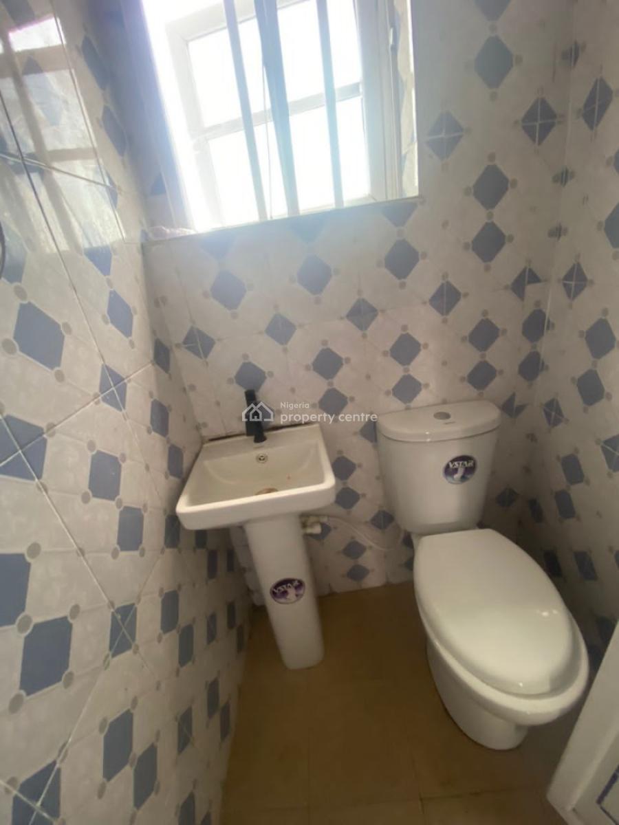 a Well Maintained 2 Bedroom, at Onishon Phase 2, Awoyaya, Ibeju Lekki, Lagos, Flat / Apartment for Rent