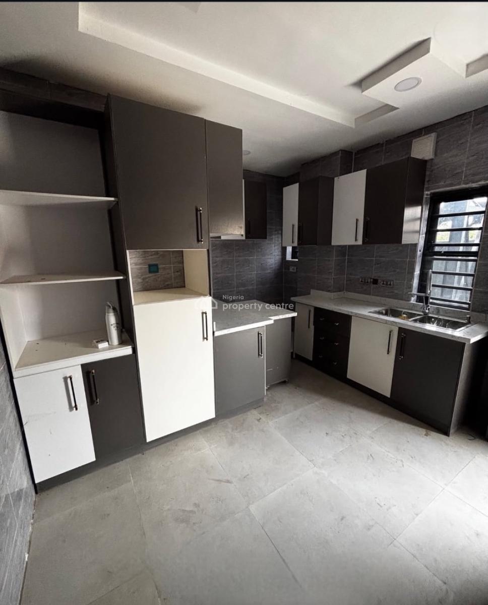 Contemporary 5 Bedrooms Terraced Duplex House, Maryland, Lagos, Terraced Duplex for Sale