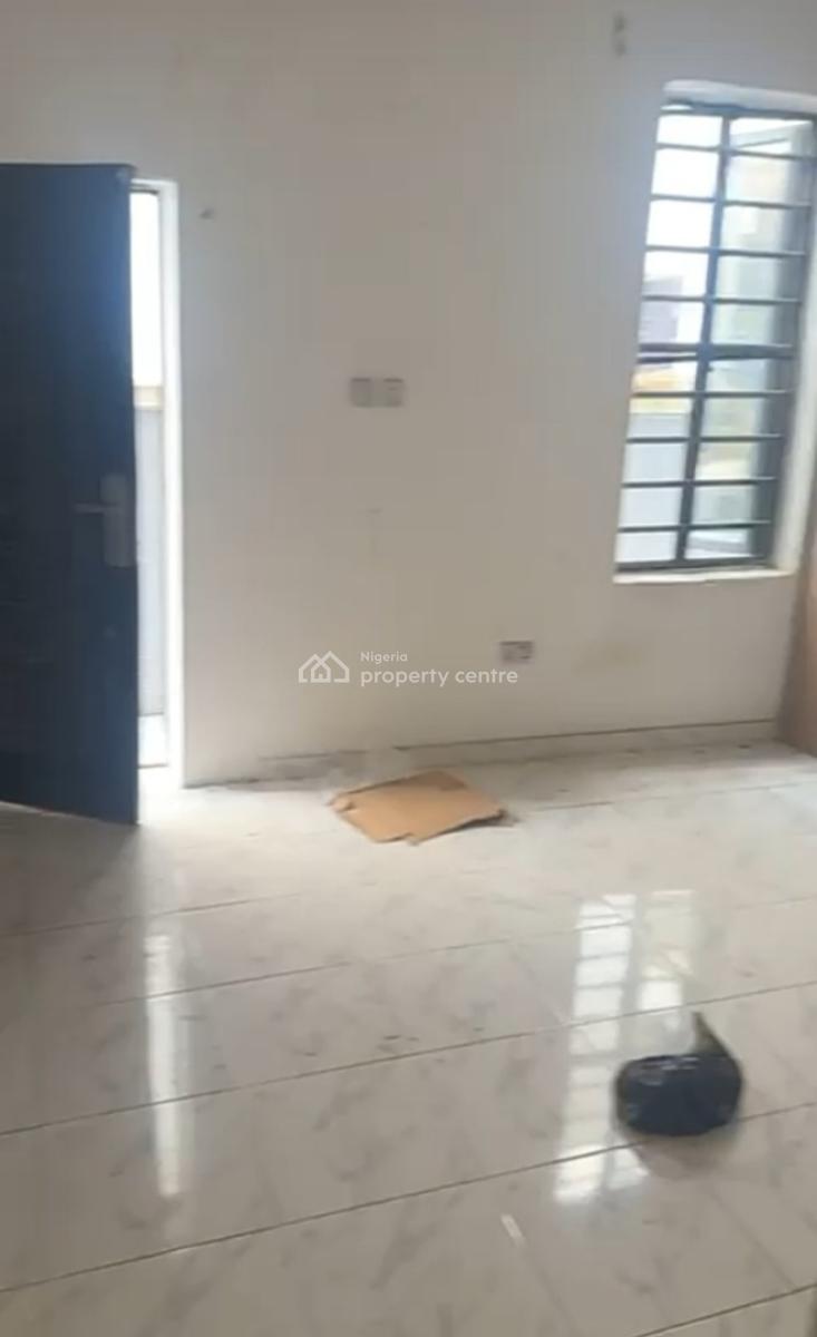 Spacious Room Selfcon Behind Blenco Shoppers Hub { Video}, Lekki Peninsula Garden Estate Behind Blenco Shoppers Hub, Sangotedo, Ajah, Lagos, Self Contain (single Rooms) for Rent