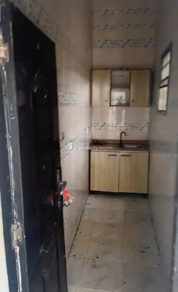 Spacious Room Selfcon Behind Blenco Shoppers Hub { Video}, Lekki Peninsula Garden Estate Behind Blenco Shoppers Hub, Sangotedo, Ajah, Lagos, Self Contain (single Rooms) for Rent