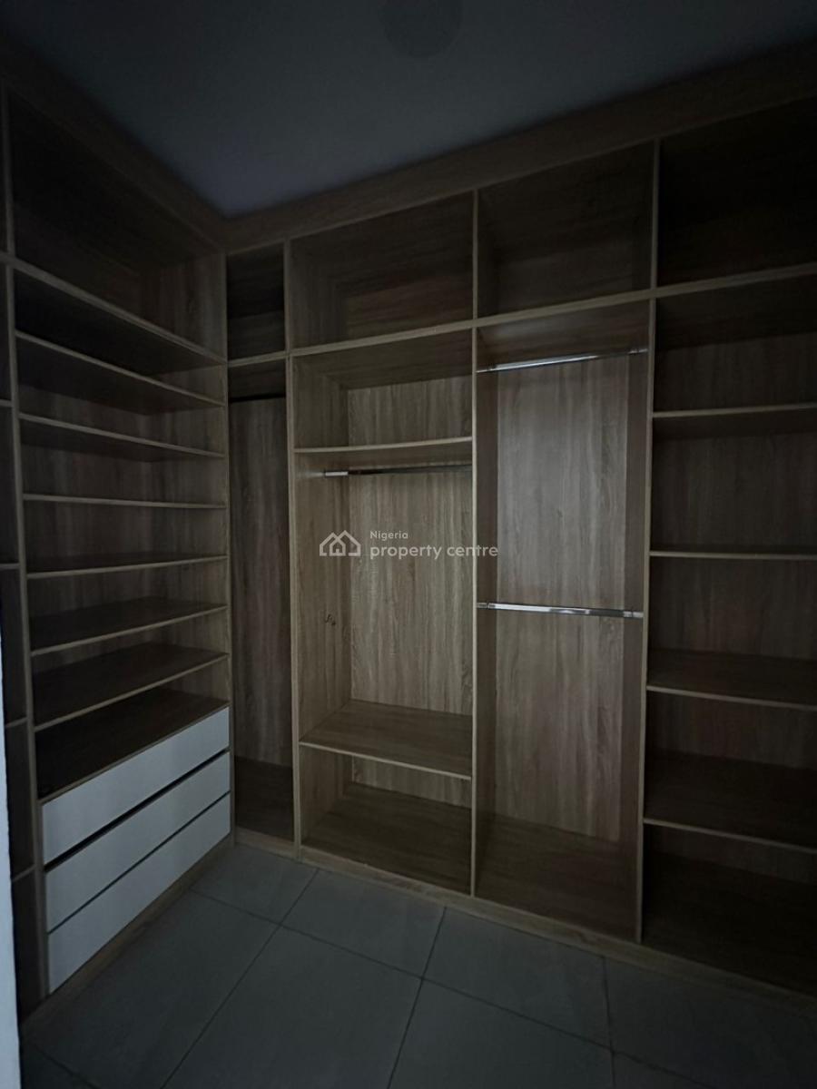 Well-built & Spacious 4-bedroom Terrace with Bq, Victoria Island (vi), Lagos, Terraced Duplex for Sale