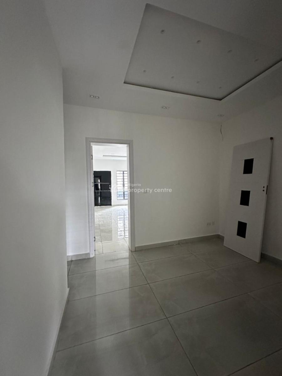 Well-built & Spacious 4-bedroom Terrace with Bq, Victoria Island (vi), Lagos, Terraced Duplex for Sale
