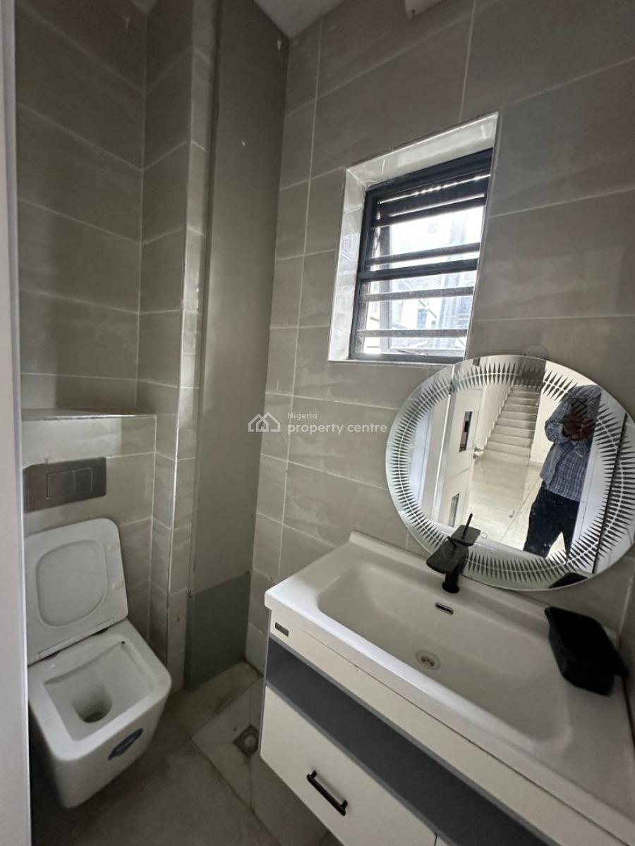 Well-built & Spacious 4-bedroom Terrace with Bq, Victoria Island (vi), Lagos, Terraced Duplex for Sale