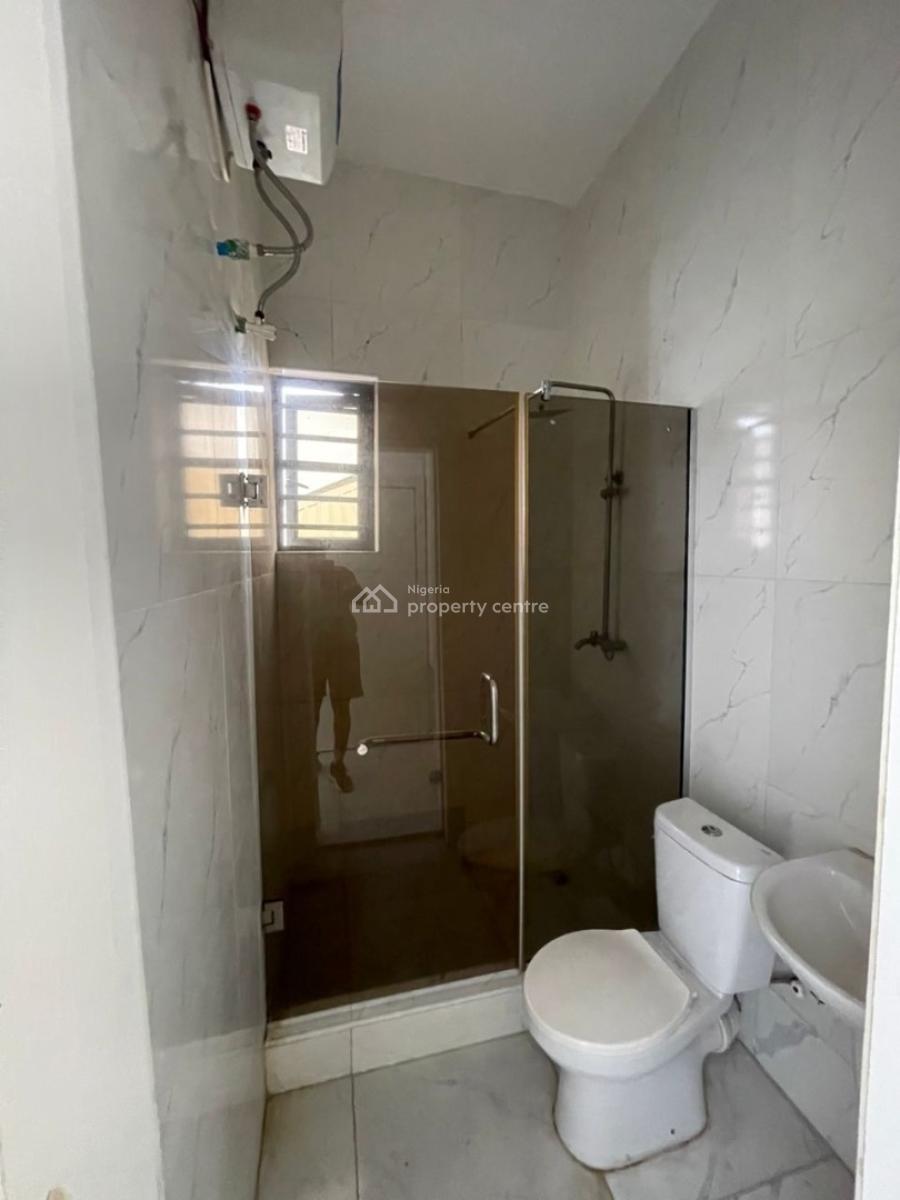Spacious Master Bedroom Apartment, Lekki County, Ikota, Lekki, Lagos, Flat / Apartment for Rent