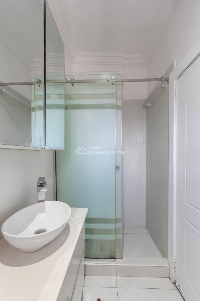 3 Bedroom Apartment, Ipaja, Lagos, Flat / Apartment Short Let