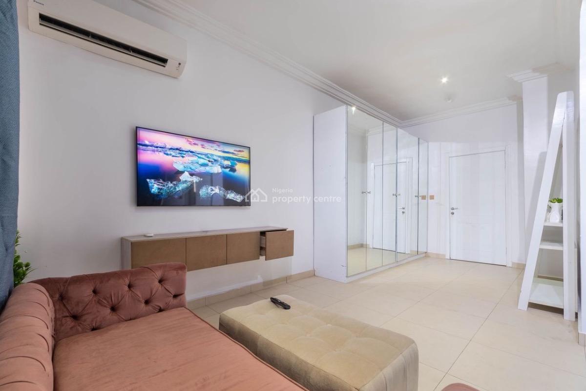3 Bedroom Apartment, Ipaja, Lagos, Flat / Apartment Short Let