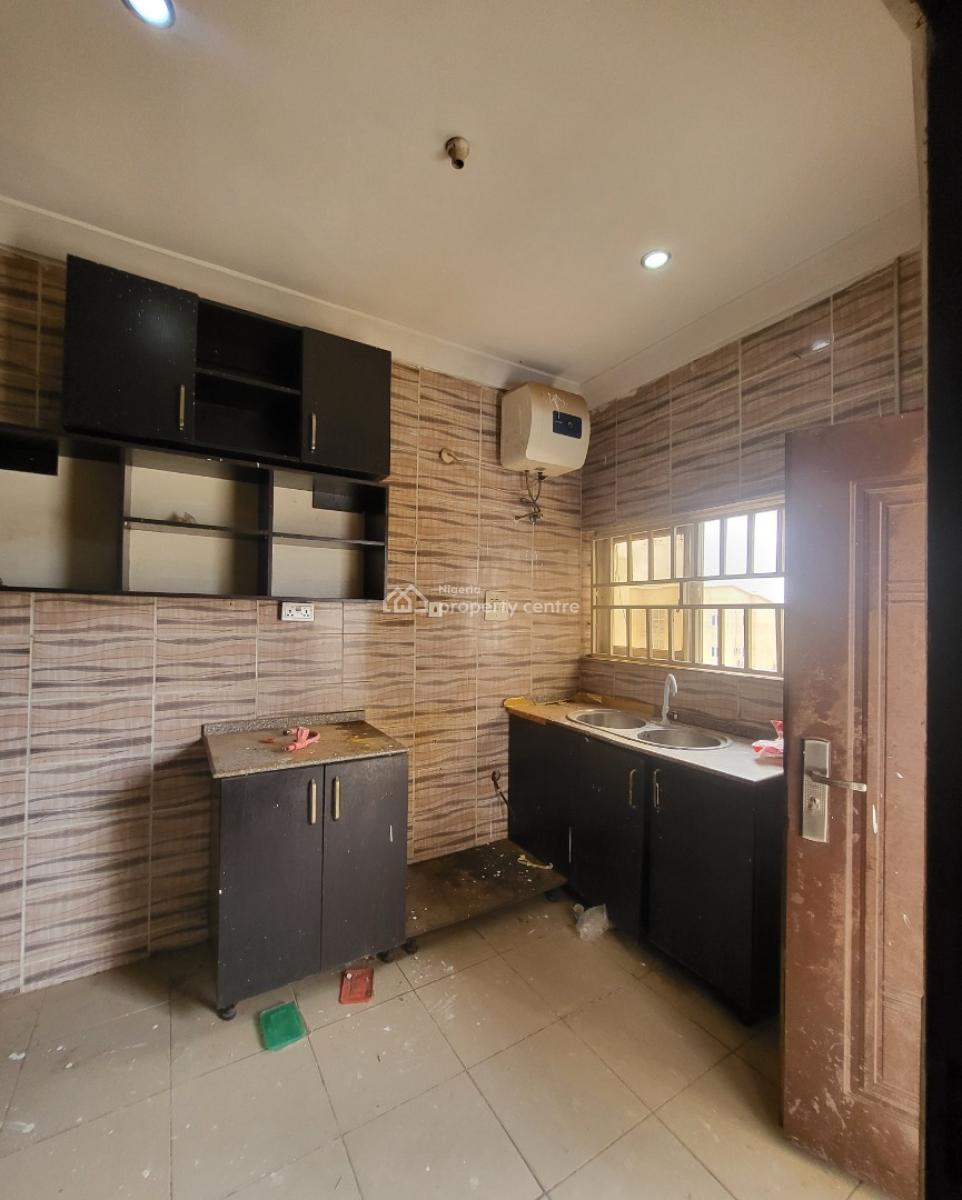 Luxurious Massive 2 Bedroom Flat, By American International School, Durumi, Abuja, Flat / Apartment for Rent