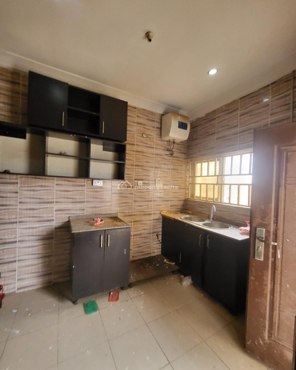 Luxurious Massive 2 Bedroom Flat, By American International School, Durumi, Abuja, Flat / Apartment for Rent