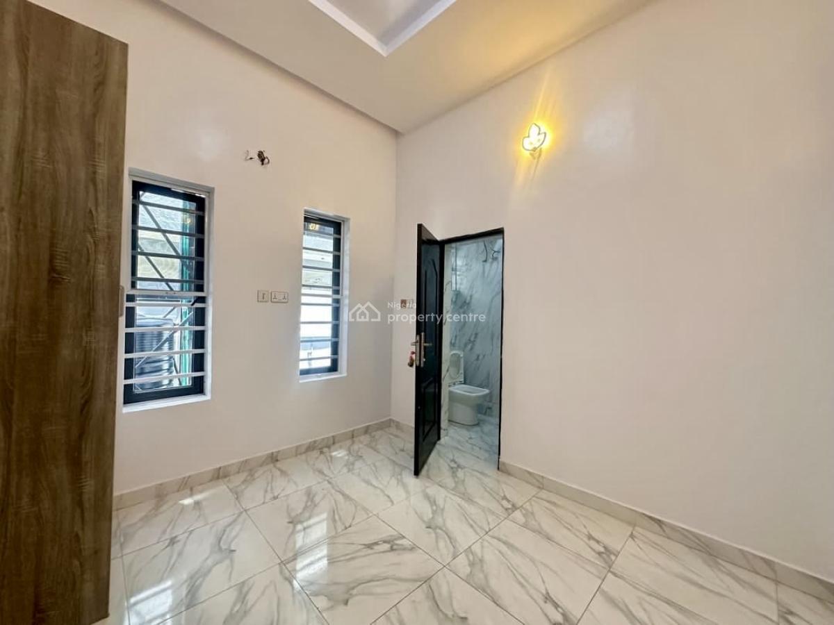 Neat Shared Apartment (self-contain) with Fitted Kitchen, Chevron, Lekki, Lagos, Flat / Apartment for Rent