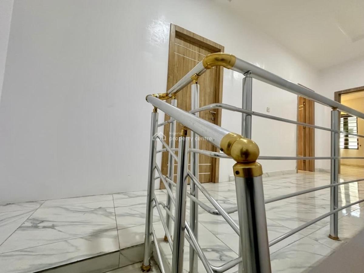 Neat Shared Apartment (self-contain) with Fitted Kitchen, Chevron, Lekki, Lagos, Flat / Apartment for Rent