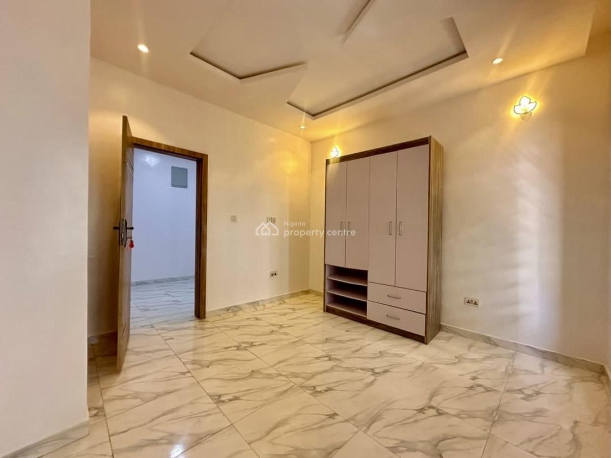 Neat Shared Apartment (self-contain) with Fitted Kitchen, Chevron, Lekki, Lagos, Flat / Apartment for Rent