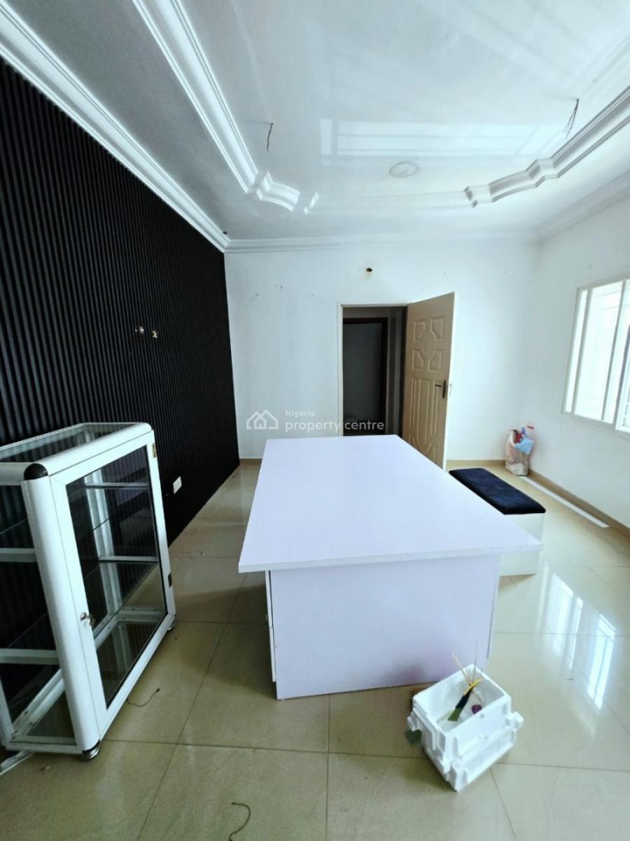Lovely 2 Rooms Shop Space, Lekki Phase 1, Lekki, Lagos, Shop for Rent