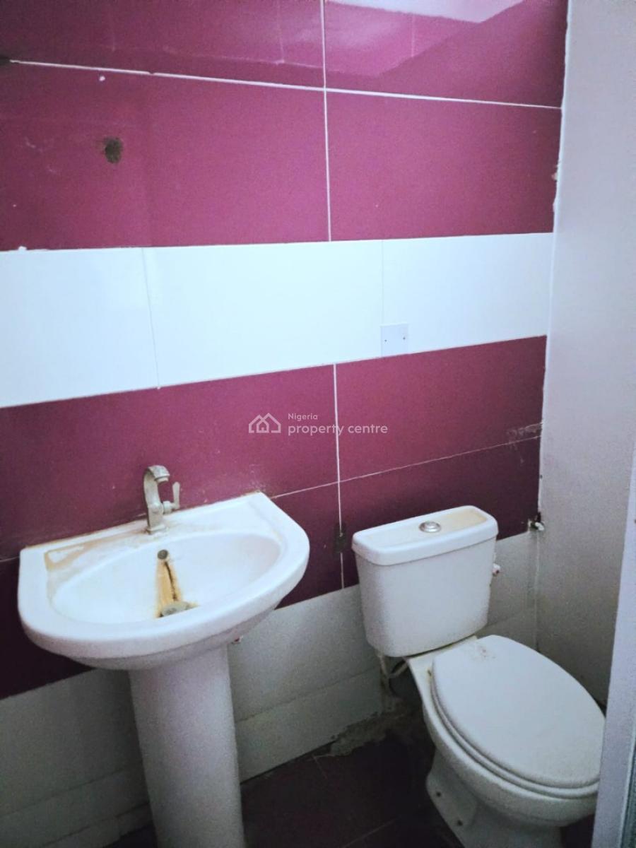 Lovely 2 Rooms Shop Space, Lekki Phase 1, Lekki, Lagos, Shop for Rent