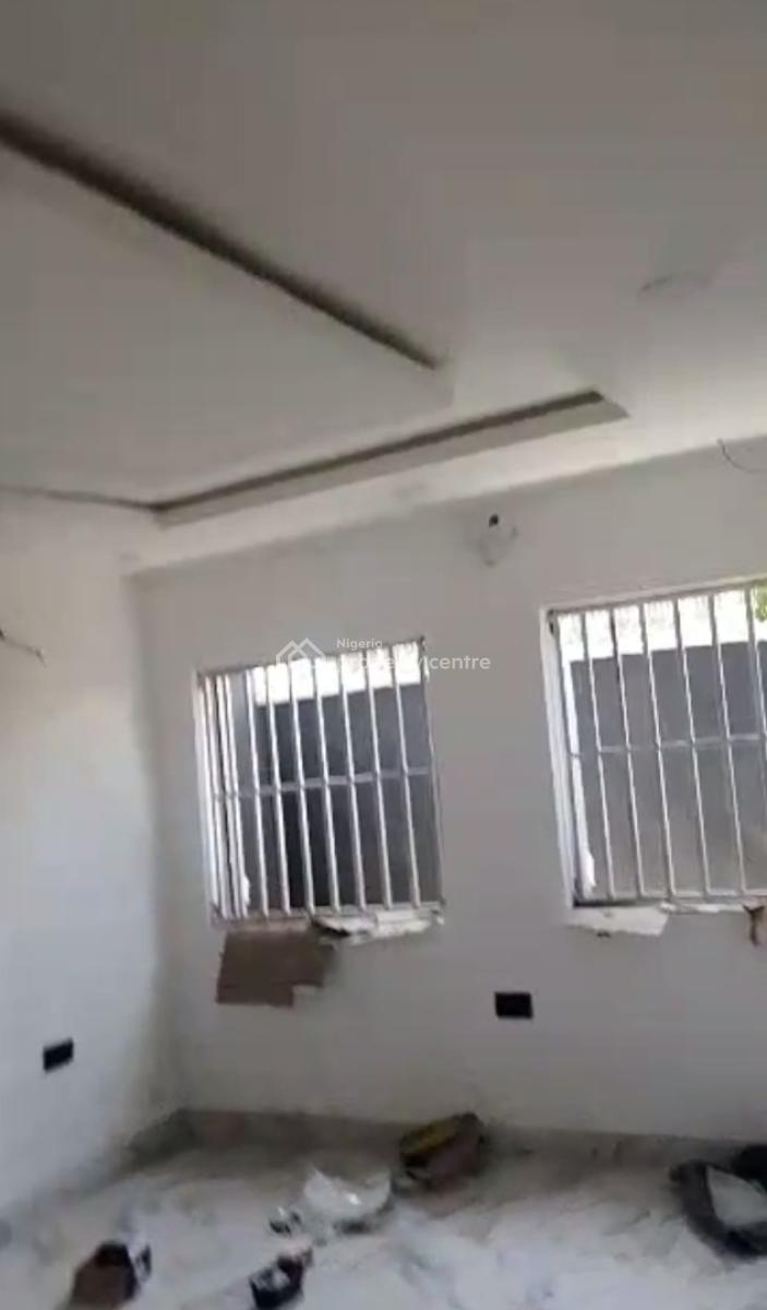 Standard Spacious 2 Bedroom Apartment, Iporin Community, Costain Side, Surulere, Lagos, Flat / Apartment for Rent