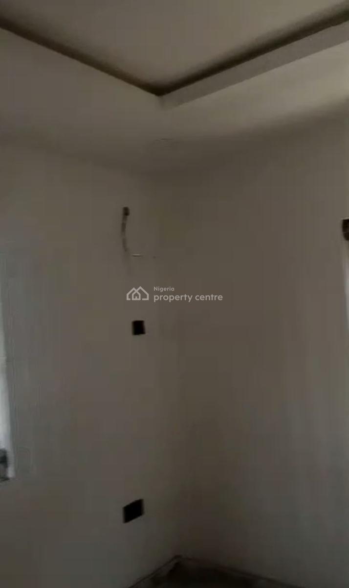 Standard Spacious 2 Bedroom Apartment, Iporin Community, Costain Side, Surulere, Lagos, Flat / Apartment for Rent