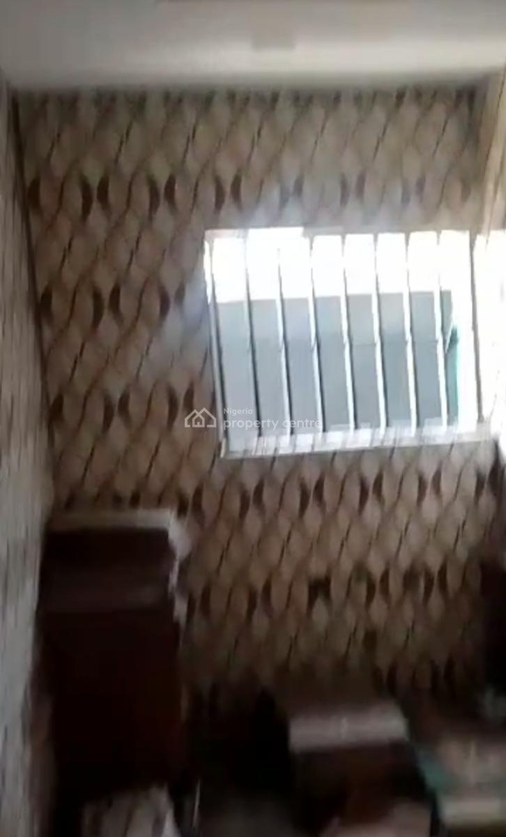 Standard Spacious 2 Bedroom Apartment, Iporin Community, Costain Side, Surulere, Lagos, Flat / Apartment for Rent