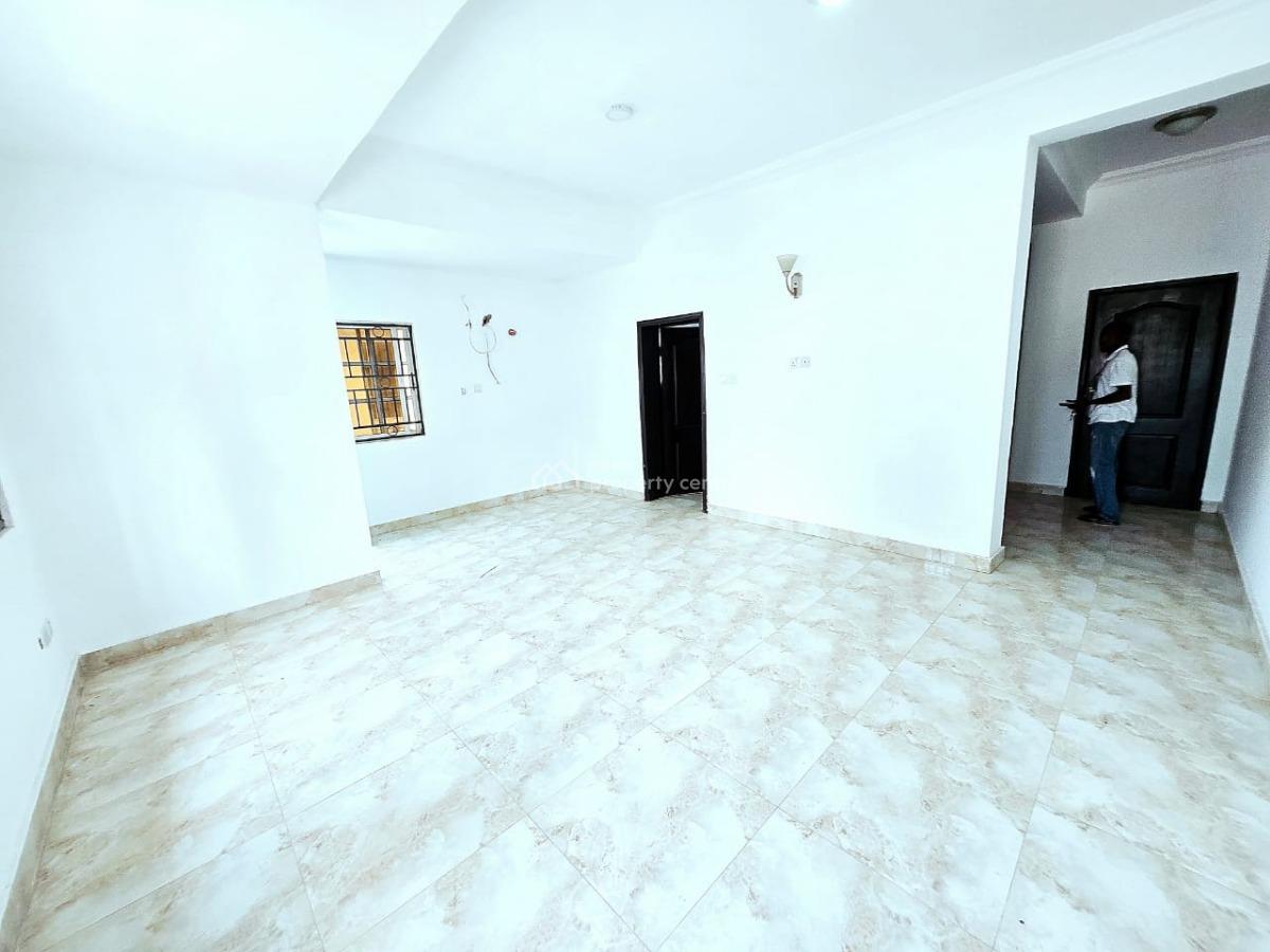 Neatly Maintained 6 Units of 3 Bedroom Apartment, Lekki Phase 1, Lekki, Lagos, Flat / Apartment for Rent