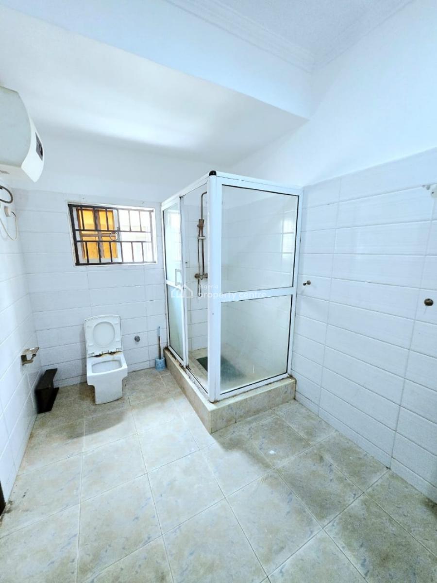 Neatly Maintained 6 Units of 3 Bedroom Apartment, Lekki Phase 1, Lekki, Lagos, Flat / Apartment for Rent