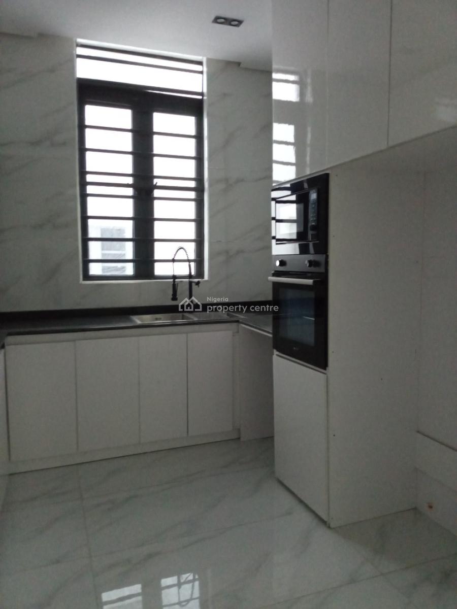 Lovely 1 Bedroom Apartment with Cool Scenery, Ologolo, Ologolo, Lekki, Lagos, Flat / Apartment for Sale