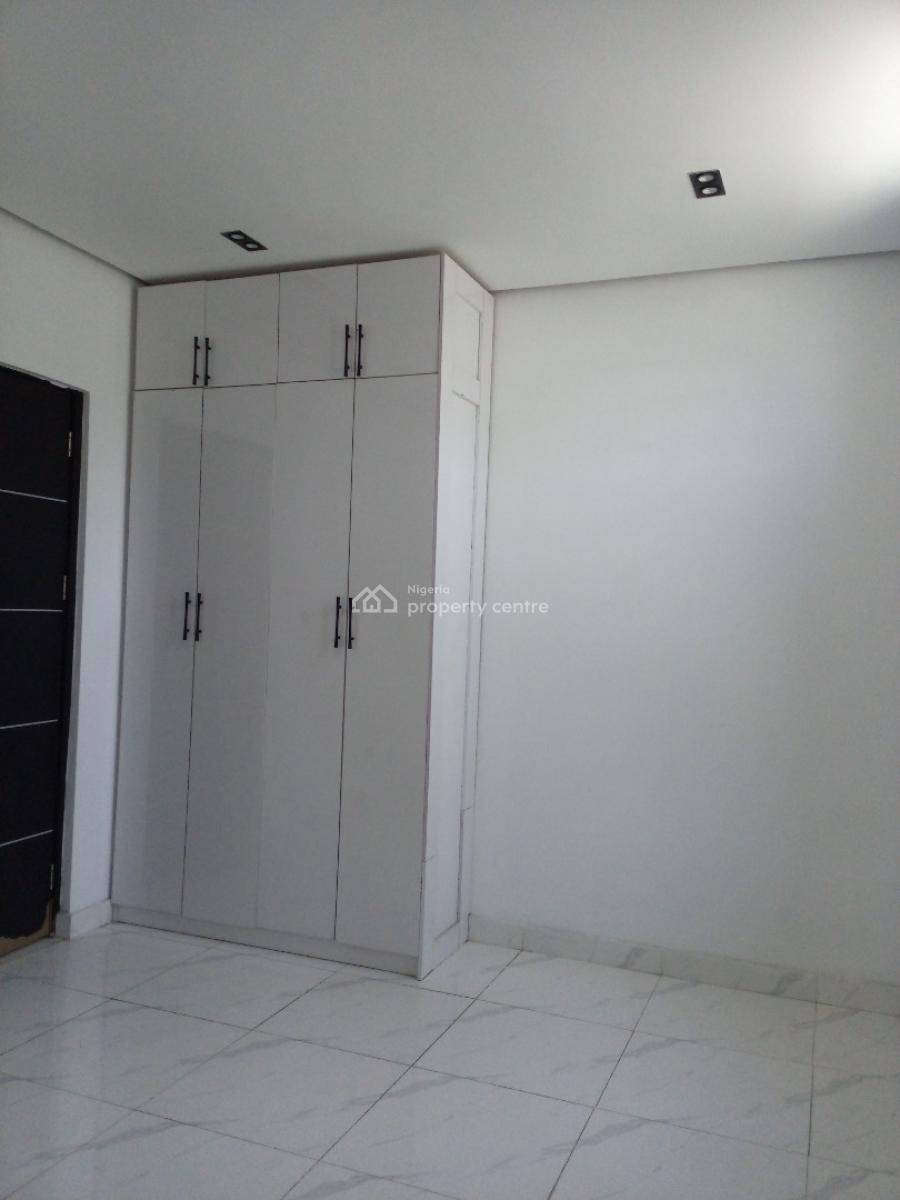 Lovely 1 Bedroom Apartment with Cool Scenery, Ologolo, Ologolo, Lekki, Lagos, Flat / Apartment for Sale