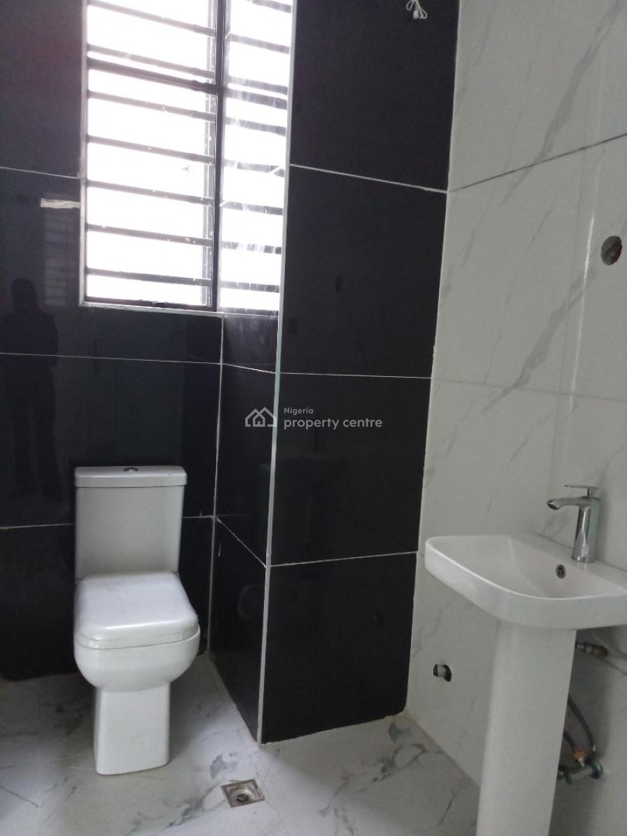 Lovely 1 Bedroom Apartment with Cool Scenery, Ologolo, Ologolo, Lekki, Lagos, Flat / Apartment for Sale