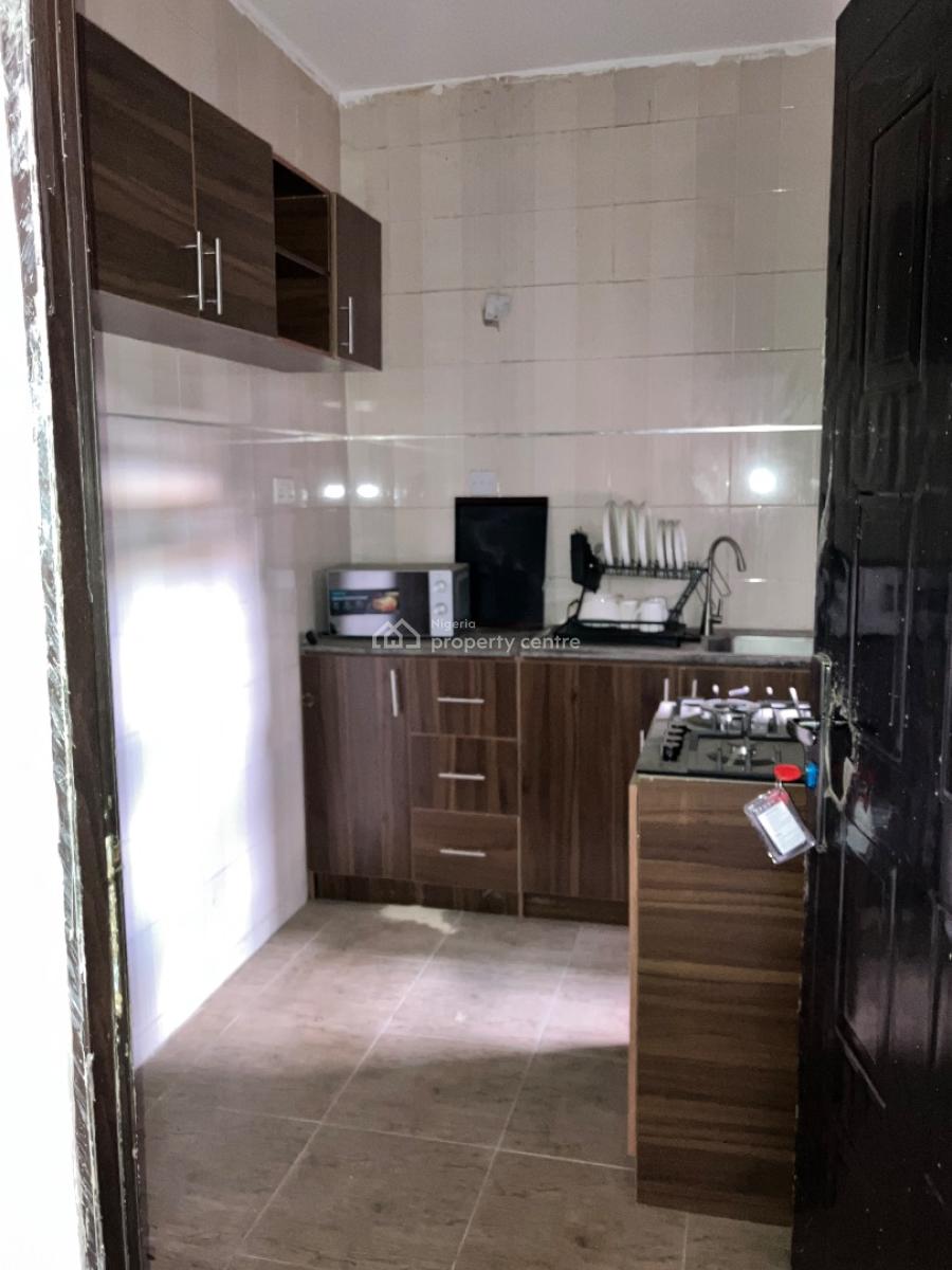 Beautiful Well Furnished 3 Bedroom Flat Upstairs, By Alade Market Off Allen, Allen, Ikeja, Lagos, Flat / Apartment for Rent