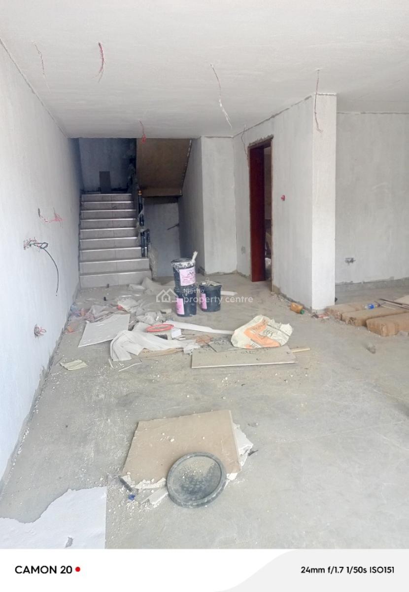 Exclusive 2 Bedroom in a Serene Location, Yaba, Lagos, Flat / Apartment for Sale