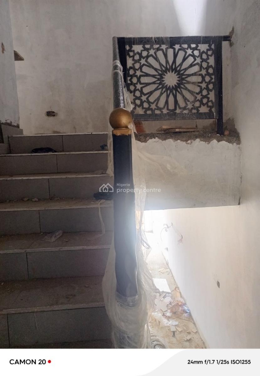 Exclusive 2 Bedroom in a Serene Location, Yaba, Lagos, Flat / Apartment for Sale