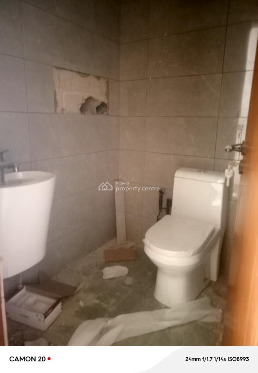 Exclusive 2 Bedroom in a Serene Location, Yaba, Lagos, Flat / Apartment for Sale