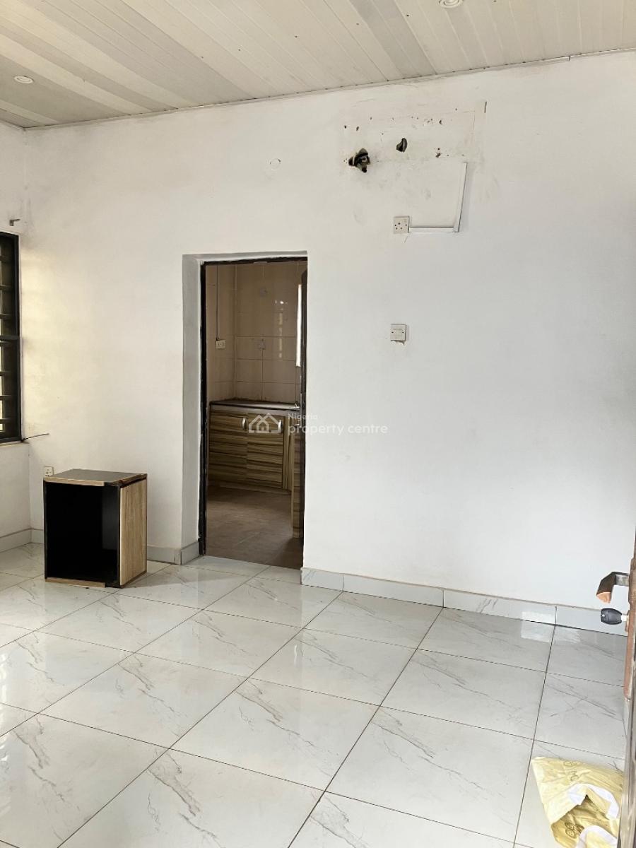 Beautiful 2 Bedroom Flat  Upstairs All Ensuite with Visitors Toilets, By Alade Market, Allen, Ikeja, Lagos, Flat / Apartment for Rent