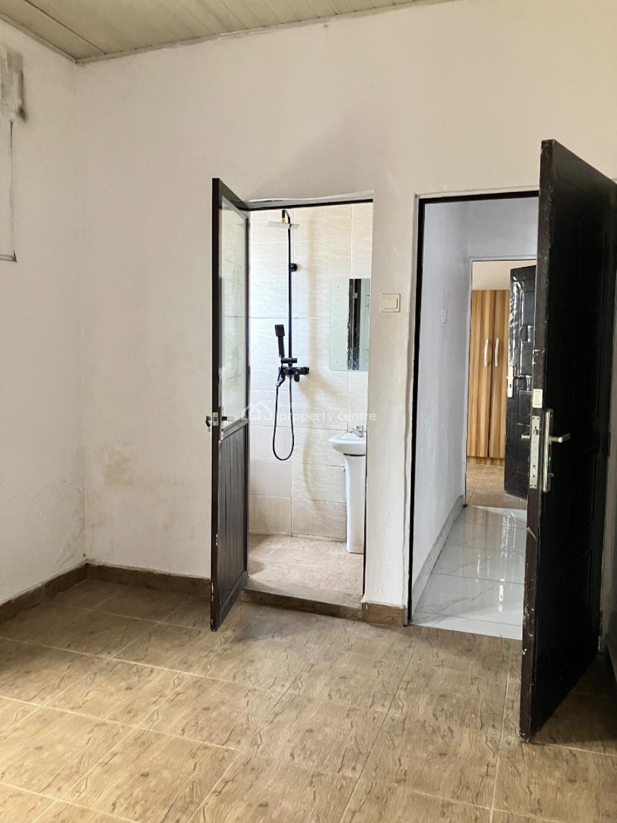 Beautiful 2 Bedroom Flat  Upstairs All Ensuite with Visitors Toilets, By Alade Market, Allen, Ikeja, Lagos, Flat / Apartment for Rent