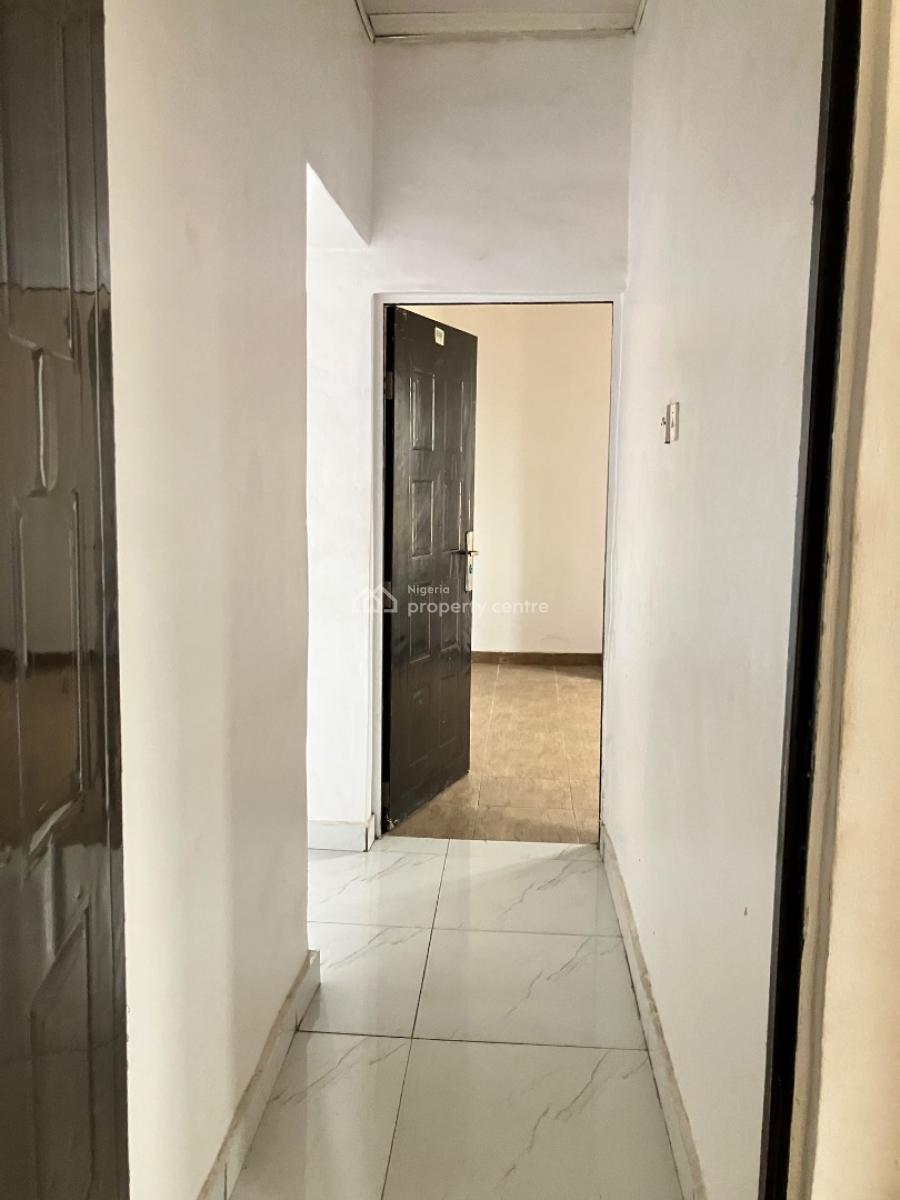 Beautiful 2 Bedroom Flat  Upstairs All Ensuite with Visitors Toilets, By Alade Market, Allen, Ikeja, Lagos, Flat / Apartment for Rent