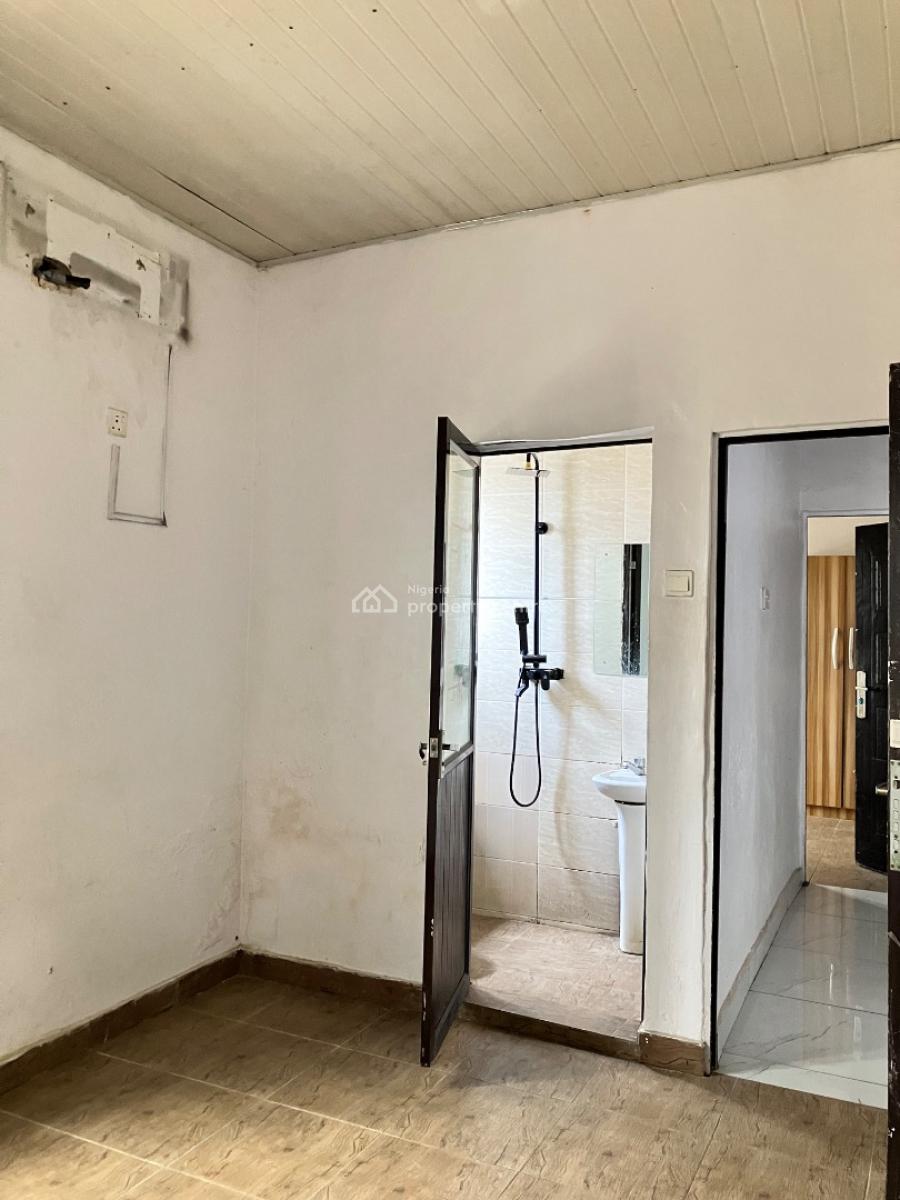 Beautiful 2 Bedroom Flat  Upstairs All Ensuite with Visitors Toilets, By Alade Market, Allen, Ikeja, Lagos, Flat / Apartment for Rent