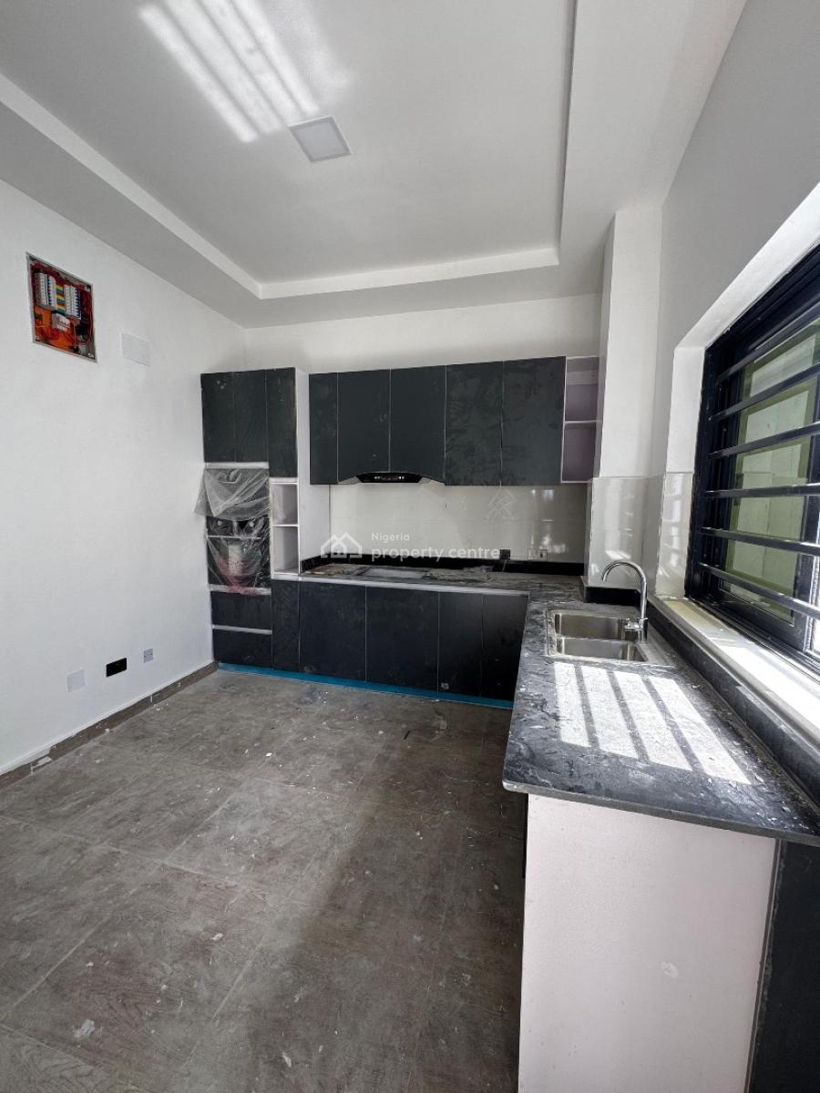 Cosy 2 Bedroom Apartment, Lekki Phase 2, Lekki, Lagos, Flat / Apartment for Sale