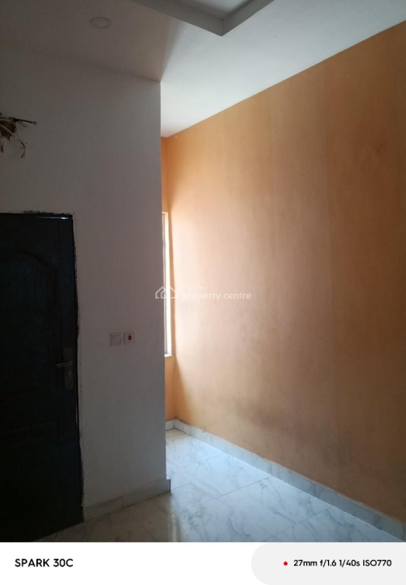 Spacious Master Bedroom, Orchid Road, Lekki, Lagos, Flat / Apartment for Rent