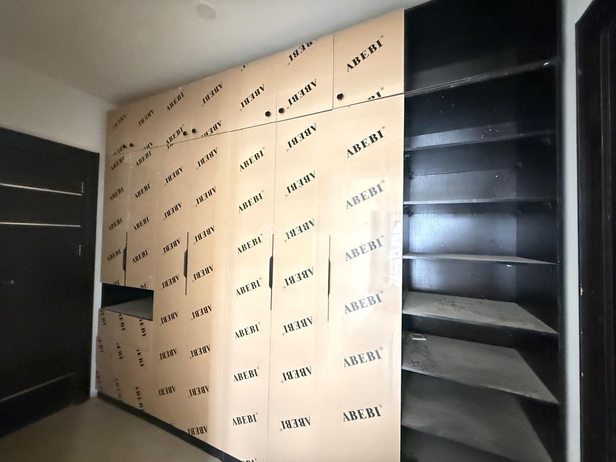 Brand New 4 Bedroom Flat for Distress, Freedom Way, Lekki Phase 1, Lekki, Lagos, Block of Flats for Sale