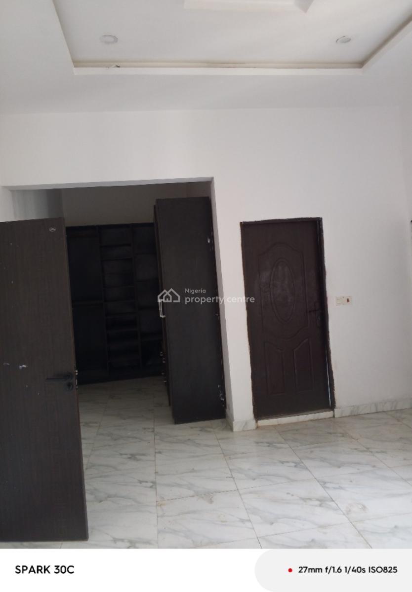 Spacious Single Room, Orchid Road, Lekki, Lagos, Flat / Apartment for Rent