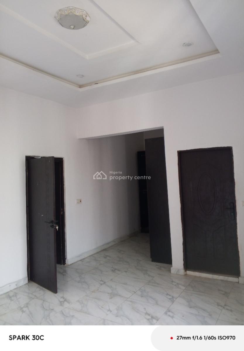 Spacious Single Room, Orchid Road, Lekki, Lagos, Flat / Apartment for Rent